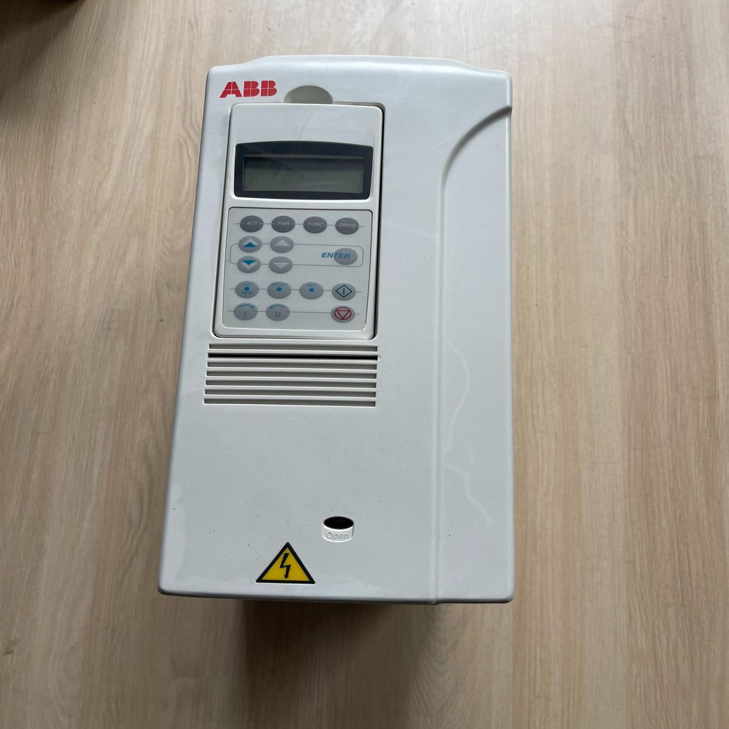 ACS800-01-0003-3+P901ABB变频器15议价