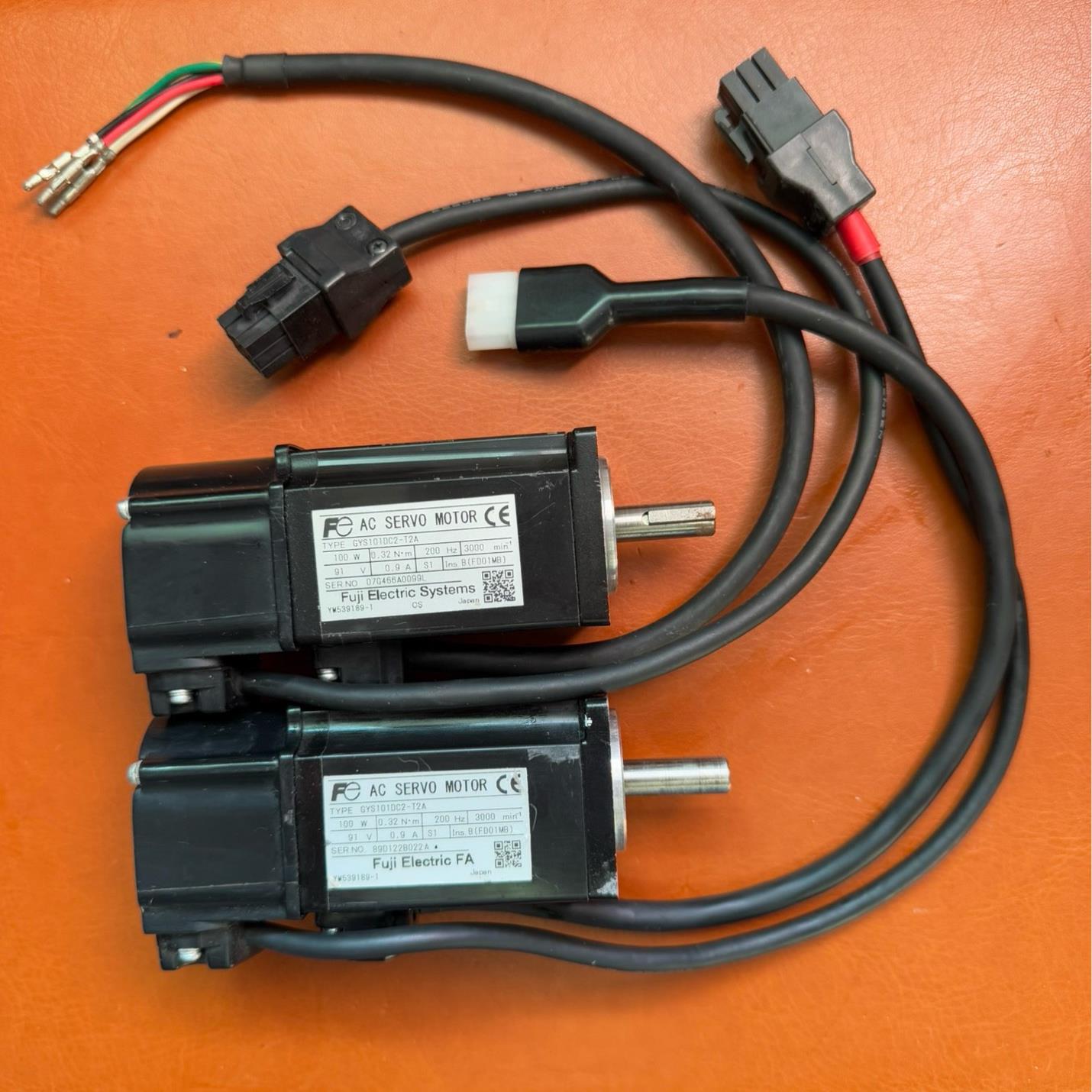 富士伺服电机GYS101DC2-T2A，2个功能正常，打（憨憨电子）
