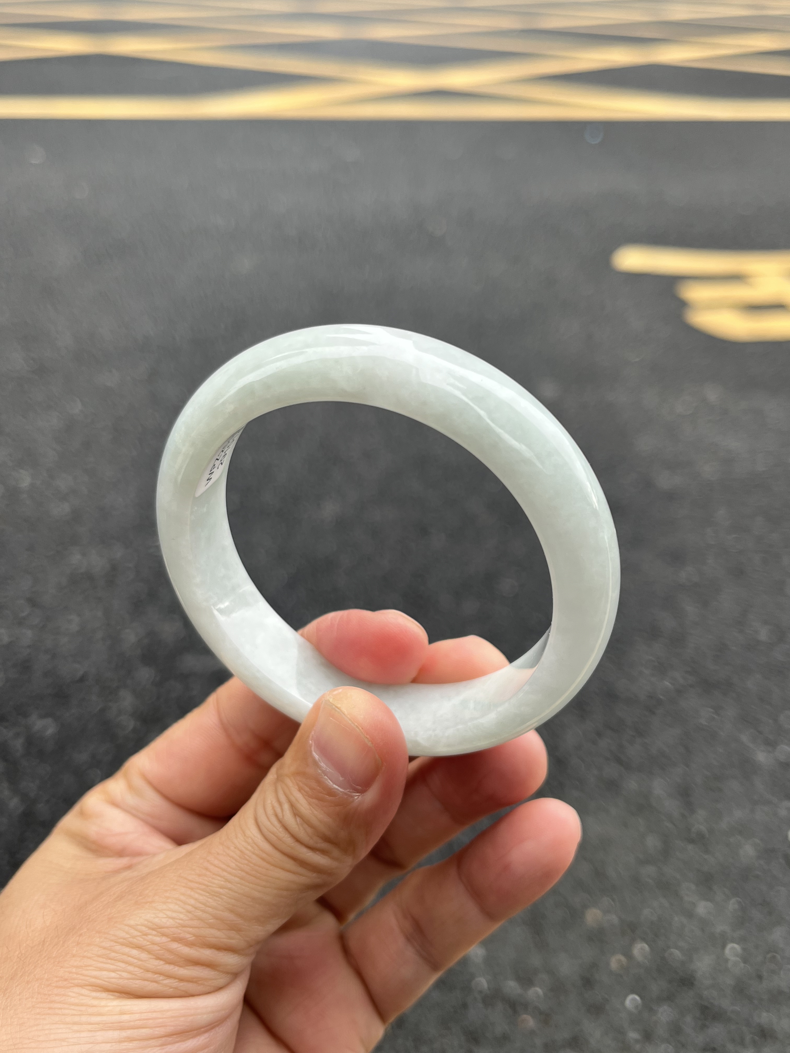 1029-1014天然A货翡翠手镯57-14-8淡绿干净无裂
