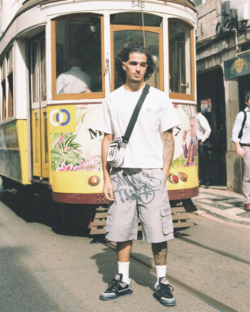 MINUSTWO刺绣时尚潮流