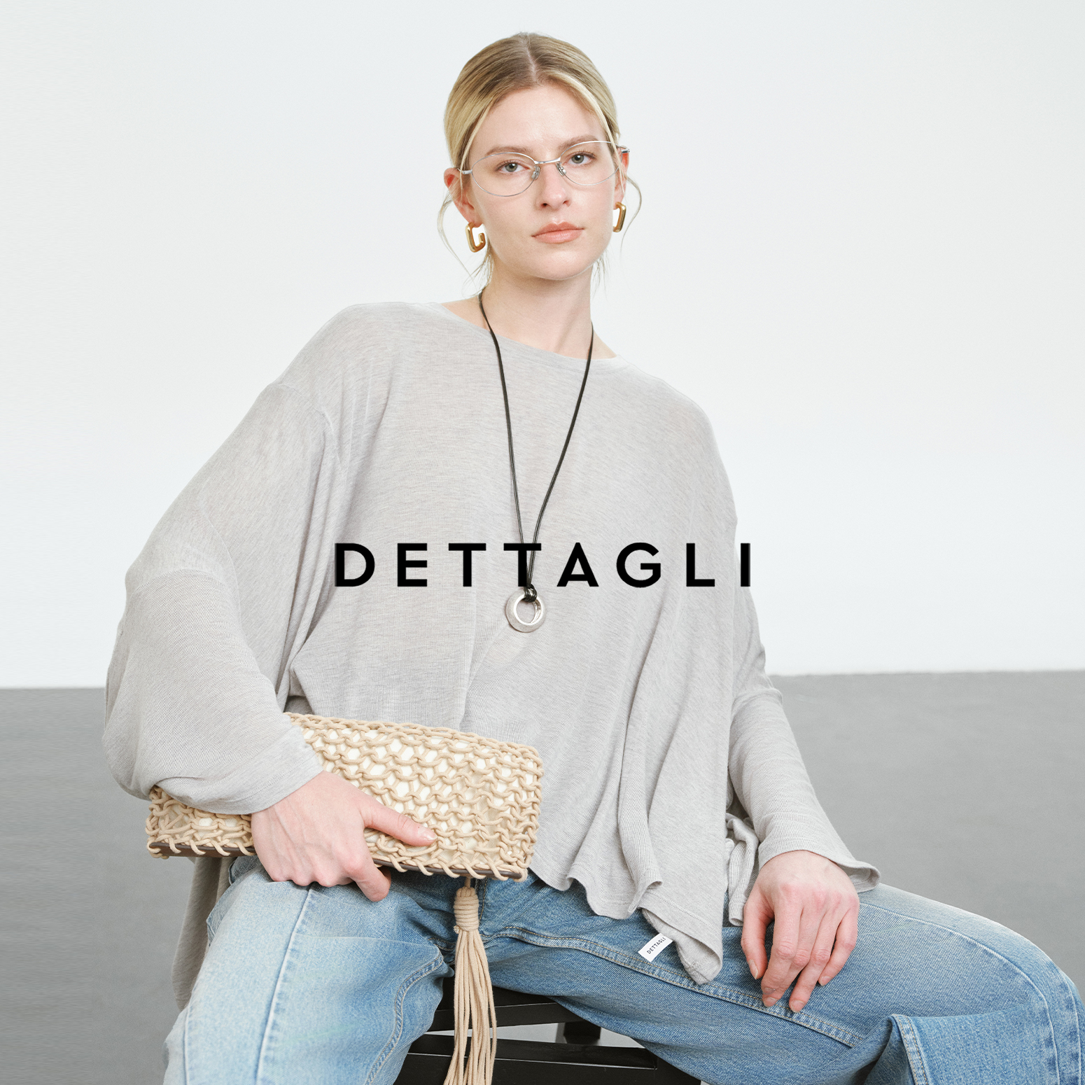 Dettagli/迪塔莉春季新款灰色系设计感圆领长袖廓形t恤外套上衣女
