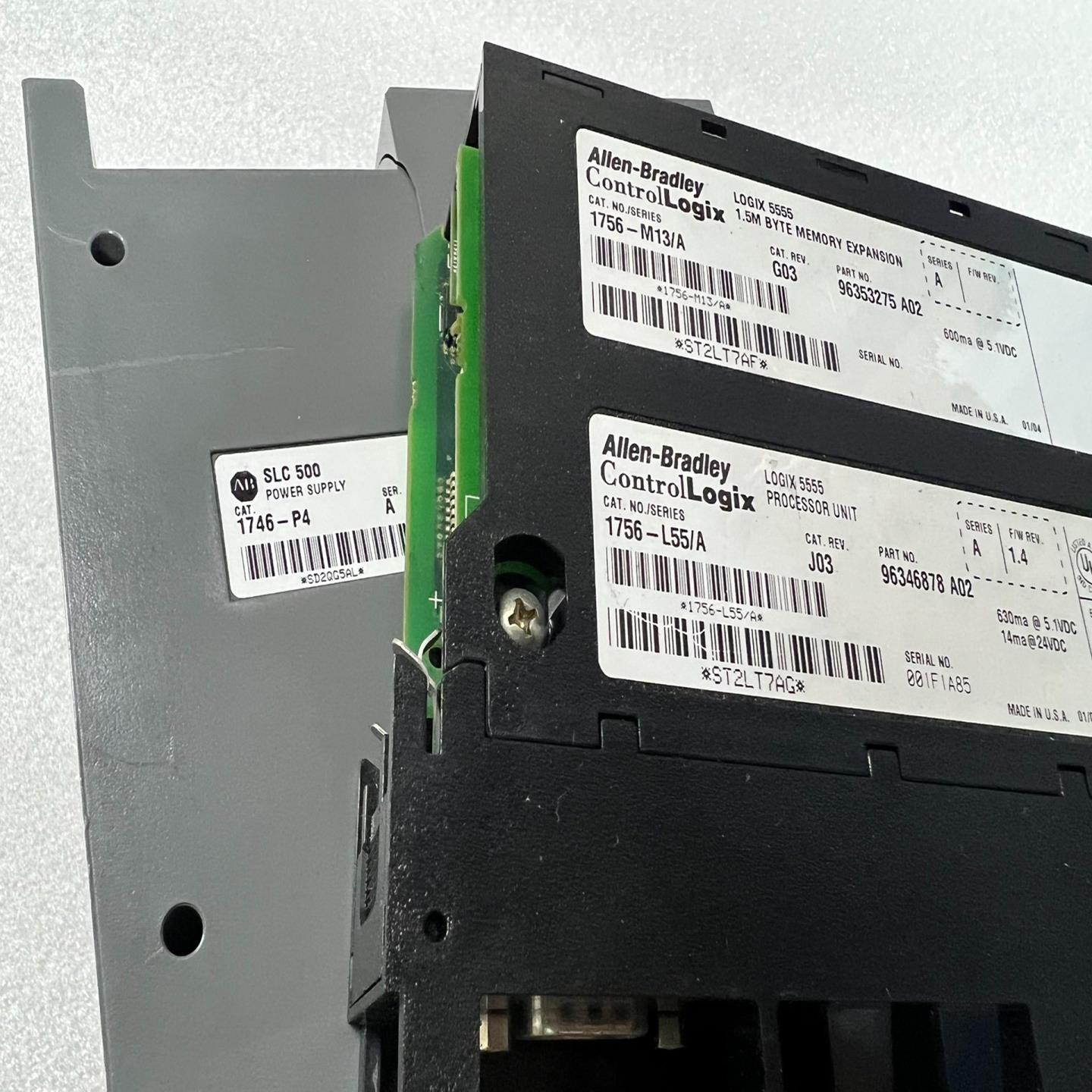 1756-L55/A 一个 1746-P4 电源一个 壳破损(崽崽配件）