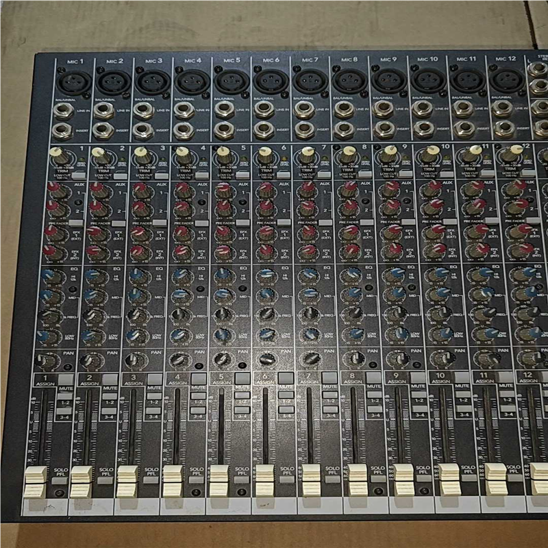 美奇MACKIE CFX16 MIXER调音台 品相如图 需（憨憨电子）