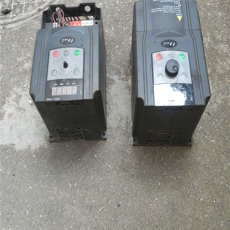 日业变频器 CM530H-B4T4R0GB/ 5R5PB4.议价