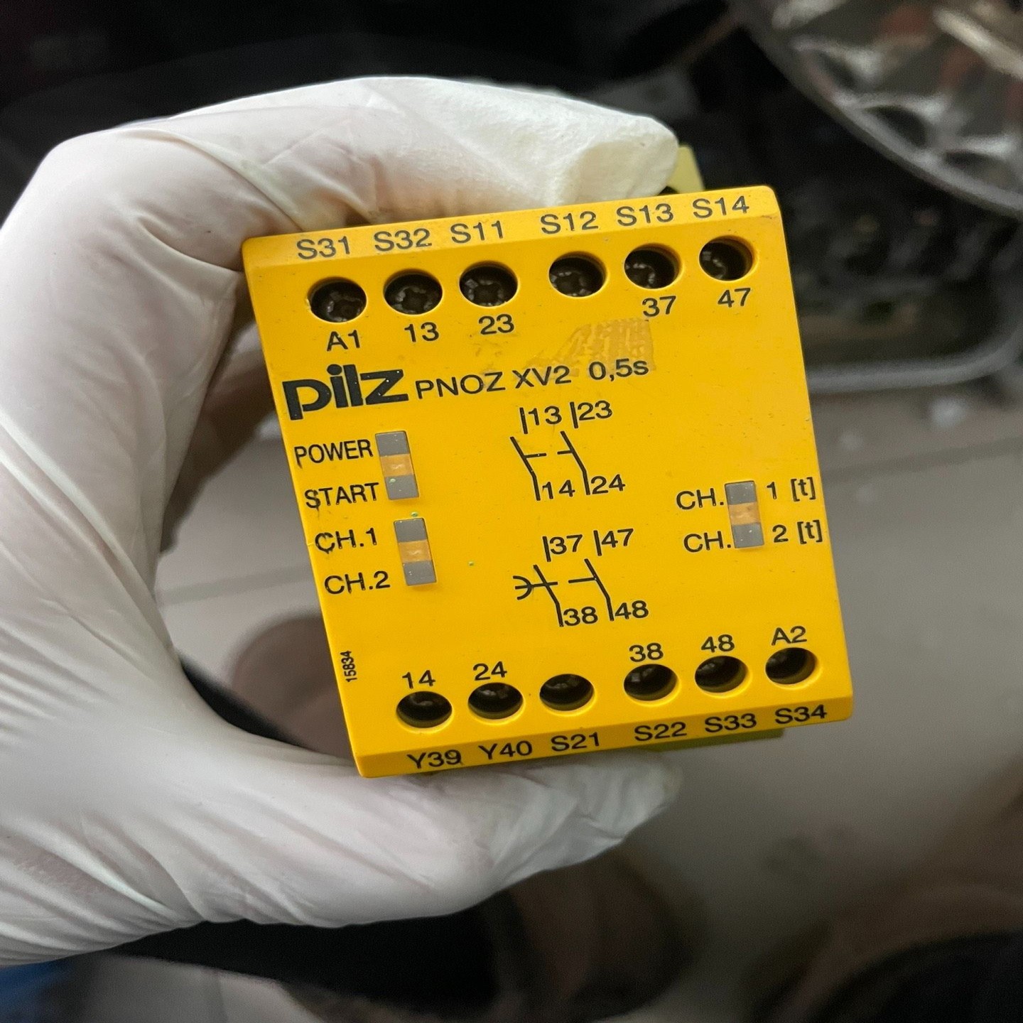 Pilz 皮尔兹安全继电器 PNOZ XV2  05s（基数电子）