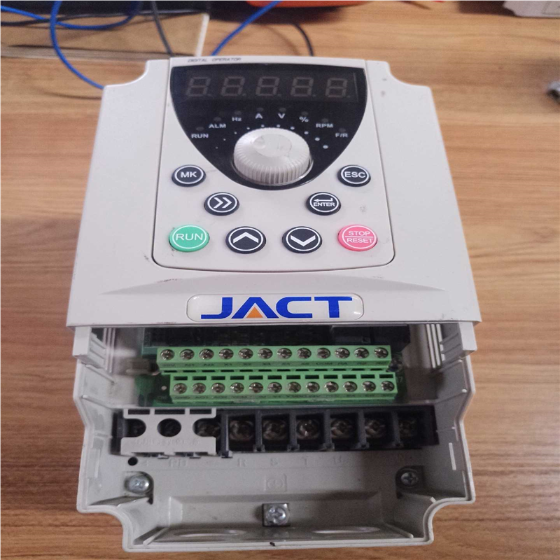 艾克特变频器AT500-T3-2R2G4ROPBV02【议价】
