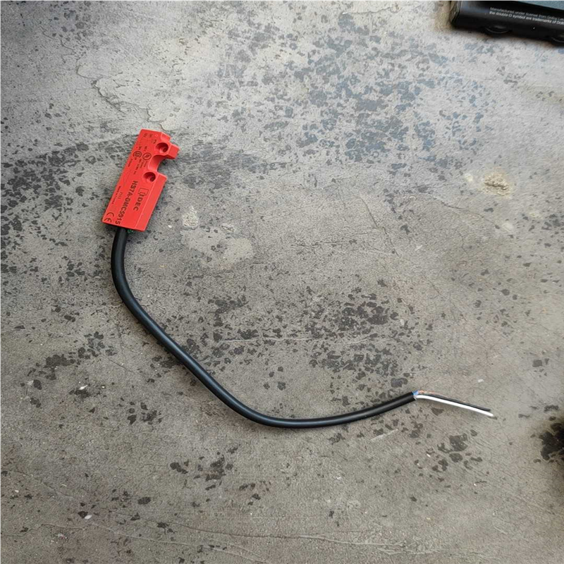 【顺庆】和泉IDEC 安全开关HS7A-DMC5915实物如图！【议价】