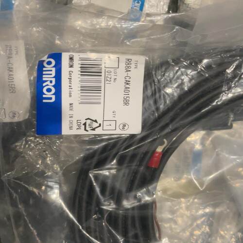 议~欧姆龙 连接线 R88A-CAKA015BR 全新原装正品