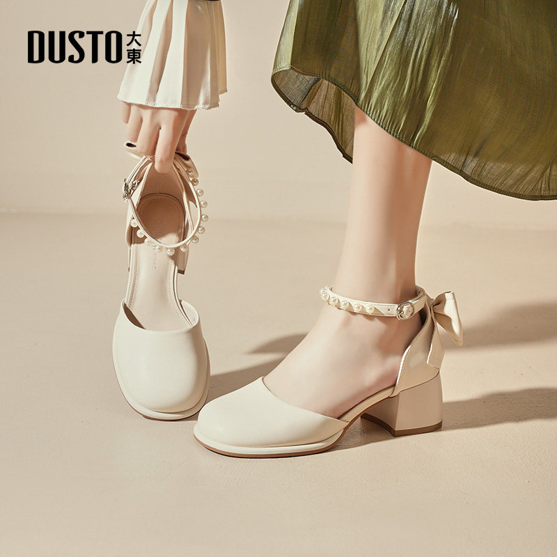 大东包头凉鞋女鞋2025夏季新款甜美时尚粗跟中跟珍珠一字扣女凉鞋