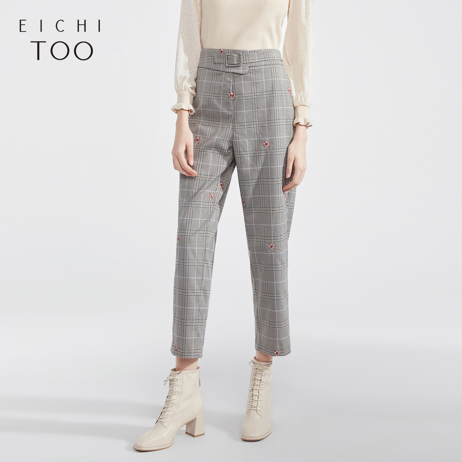 格纹面料 剪裁立体 穿着时尚