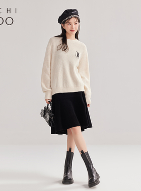 爱居兔冬季纯黑色柔软灯芯绒材质半身裙A型单裙