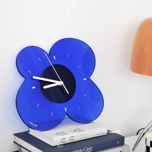 饰品 现代轻奢创意克莱因蓝花朵花瓣时钟亚克力客厅挂钟摆件两用装
