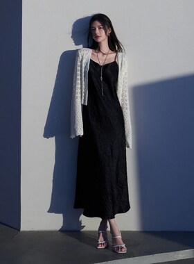 速发美裙衣YAG 赫本序曲醋酸吊带洋 轻奢缎面细带通勤黑色连I裙