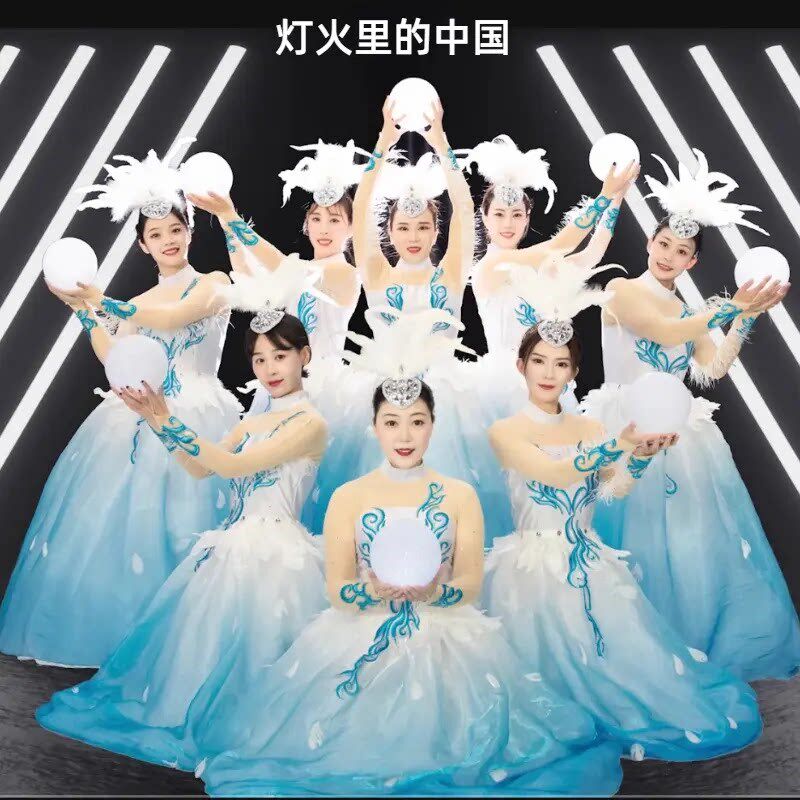 速发灯火里的中国灯球l发光圆球灯手腕灯舞台演出手捧灯手拿舞蹈