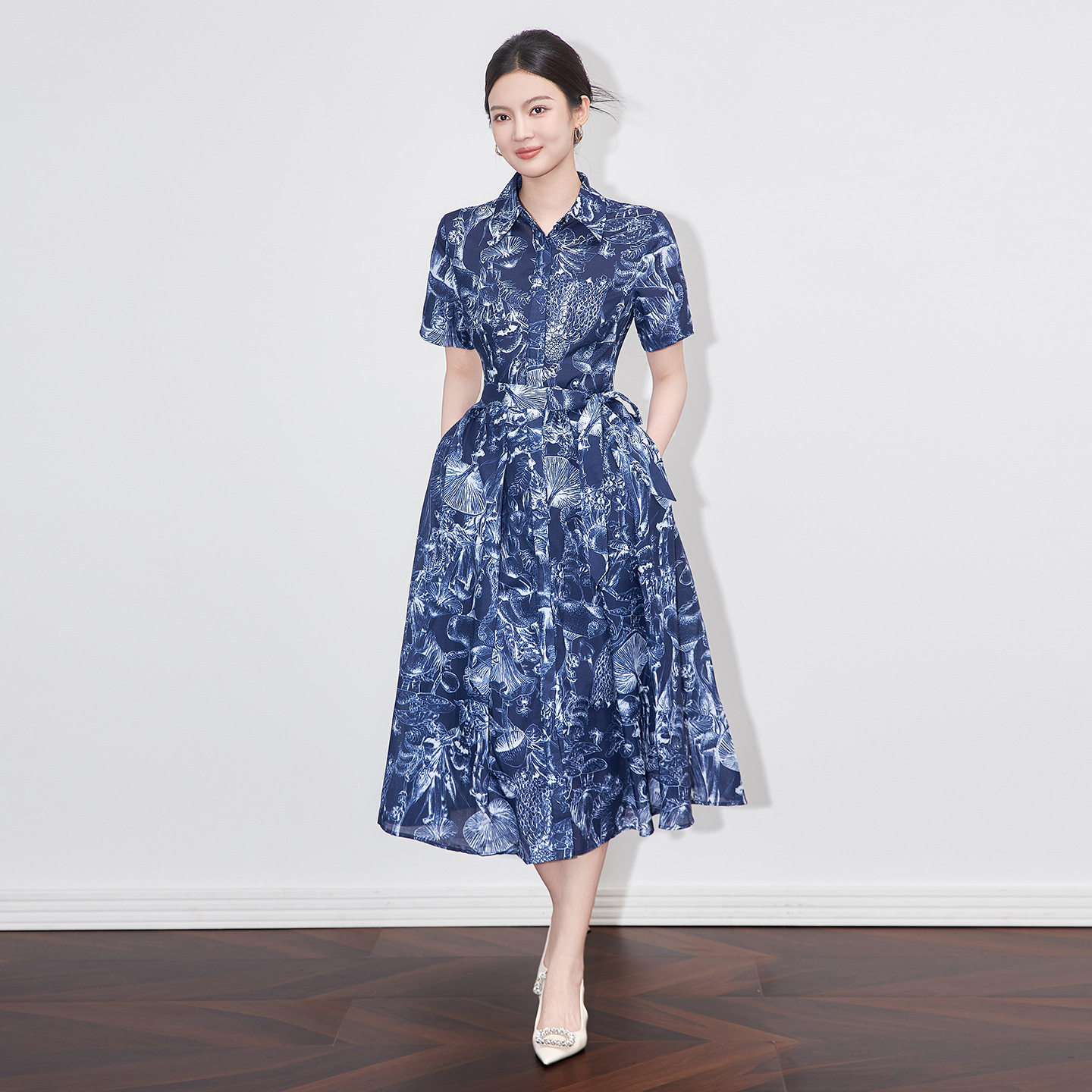 高级感通勤气质翻领印花衬衫连衣裙收腰显瘦中长裙2025夏季新款