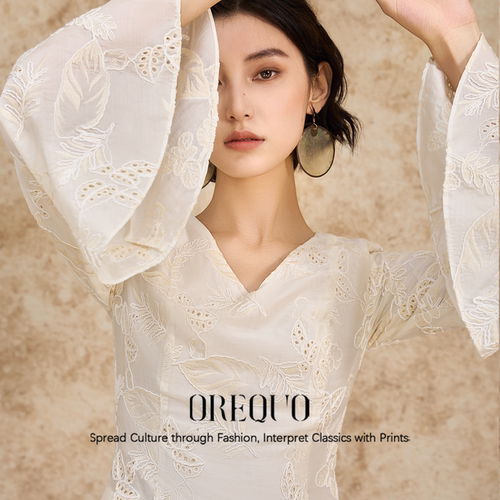 欧瑞库设计感刺绣上衣