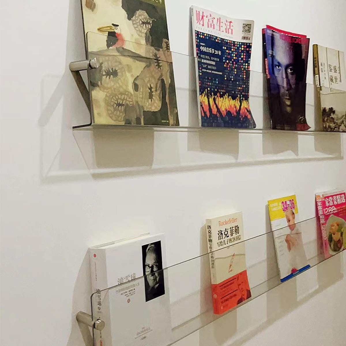 亚克力壁挂式透明书架绘本架儿童杂志架墙面装饰免打孔收纳展示架