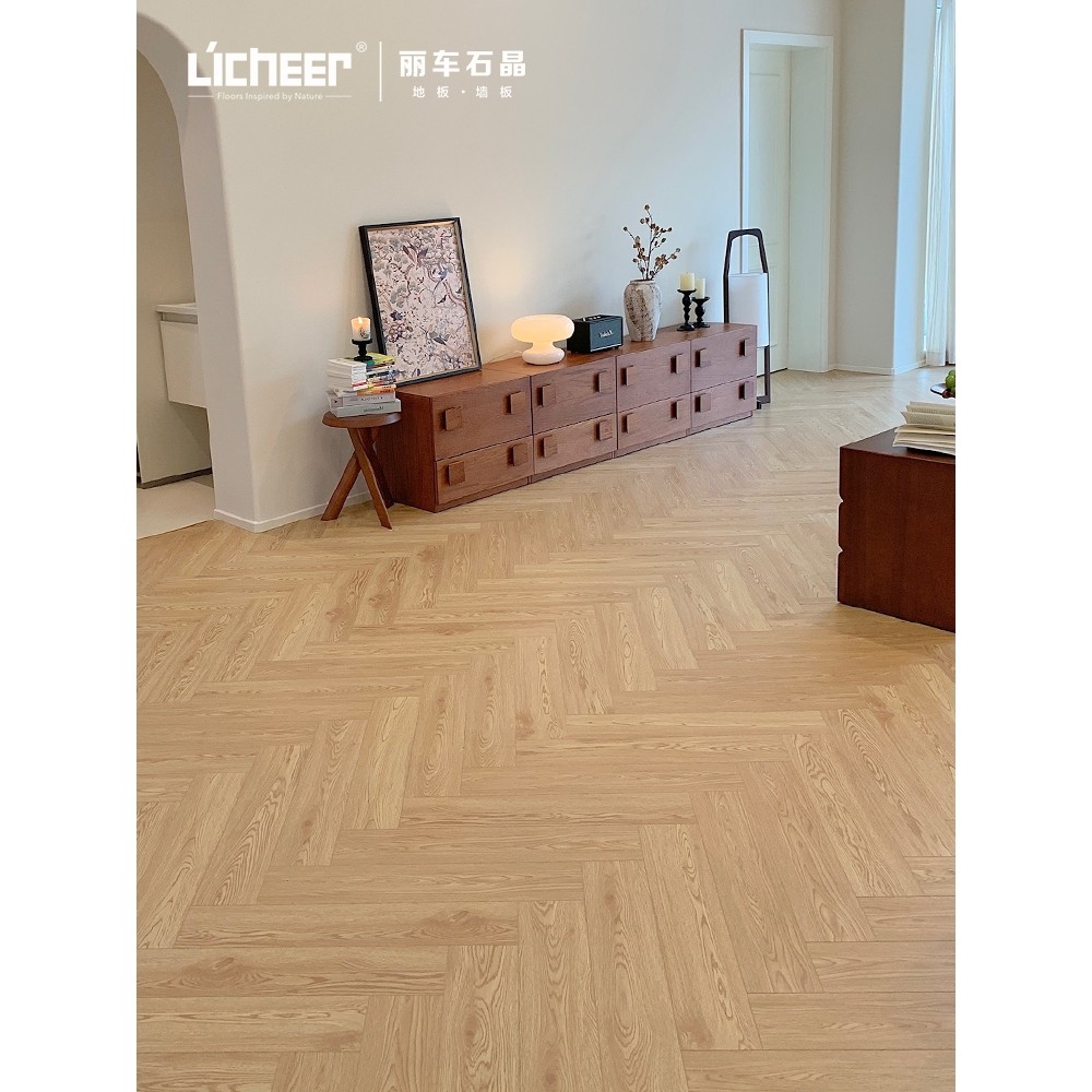 ?人字拼石塑地板spc石晶地板石塑锁扣防水无醛加厚