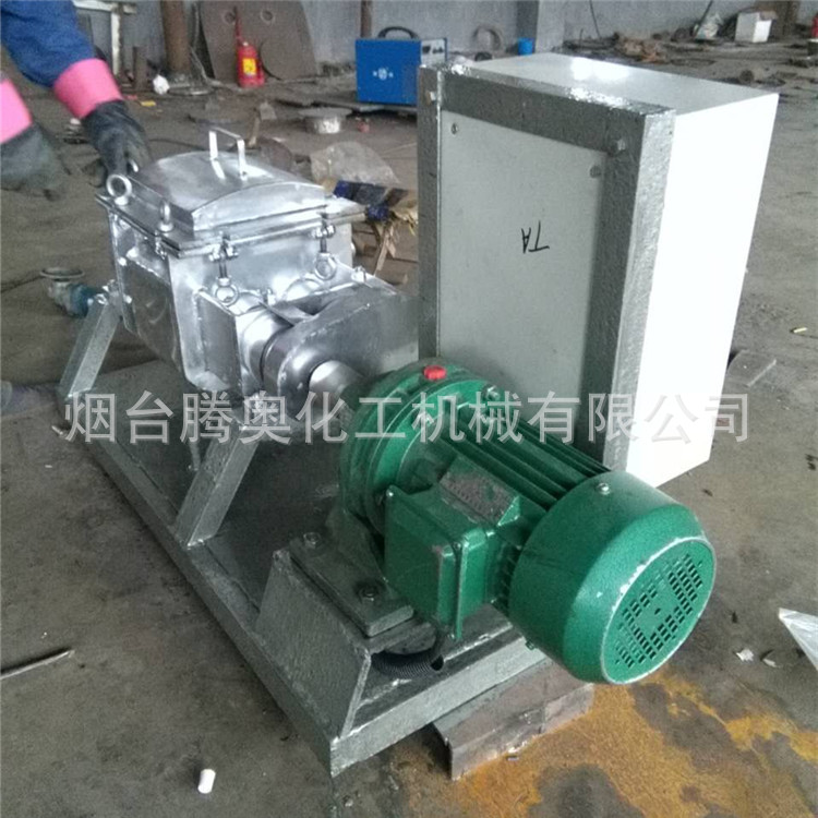 现货直供工业生产用硅橡胶捏合机 电加热方式真空型捏合机 - 实物图