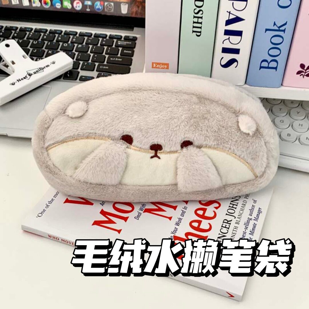 新款毛绒笔袋初高学生ins高颜值水濑可爱企鹅大容量收纳笔盒