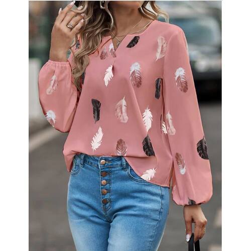 Feather print long sleeved loose T-shirt 羽毛印花长袖宽松T恤