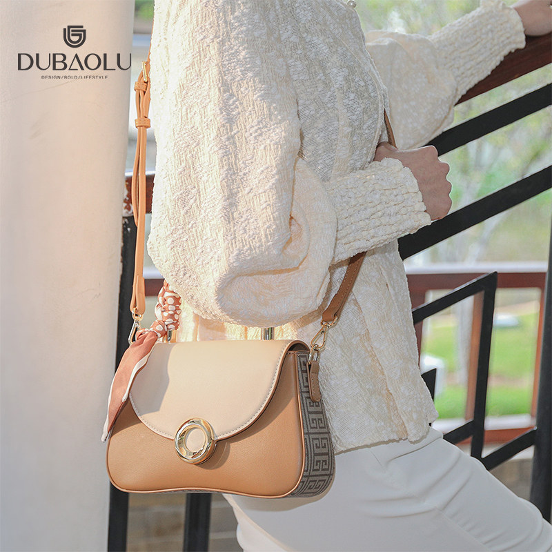 都宝路女包2025新款时尚潮流百搭个性国潮风回字纹手提斜挎包百搭