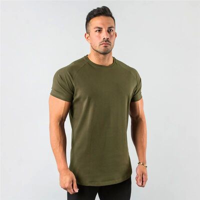 Solid color slim fit round neck T-shirt man纯色修身圆领T恤男