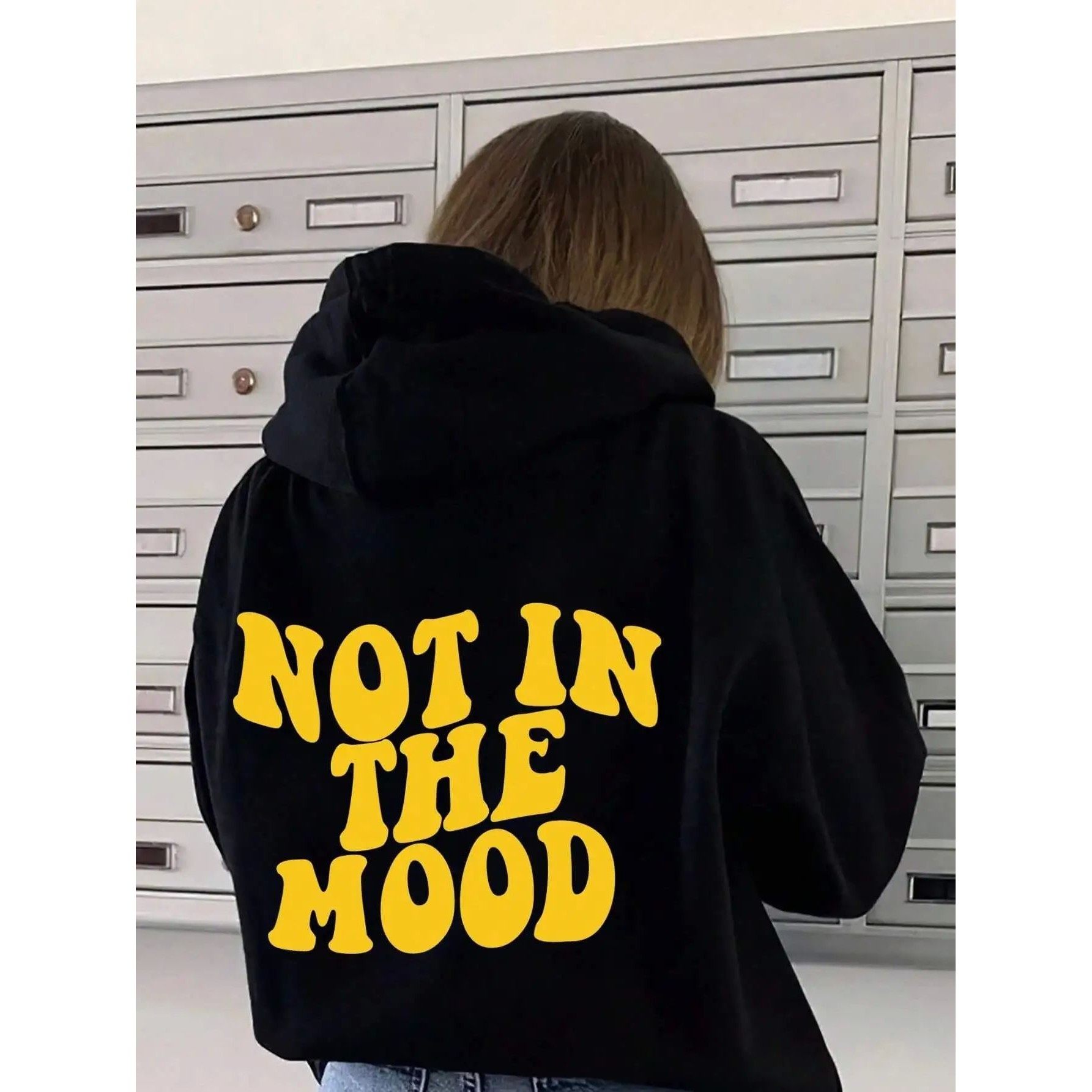 Letter printed long sleeved hoodie women字母印花长袖连帽衫女