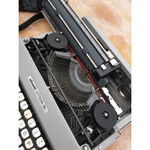 Olivetti LETTERA 35 25 红色情人打字机色带 英文打字机色带架