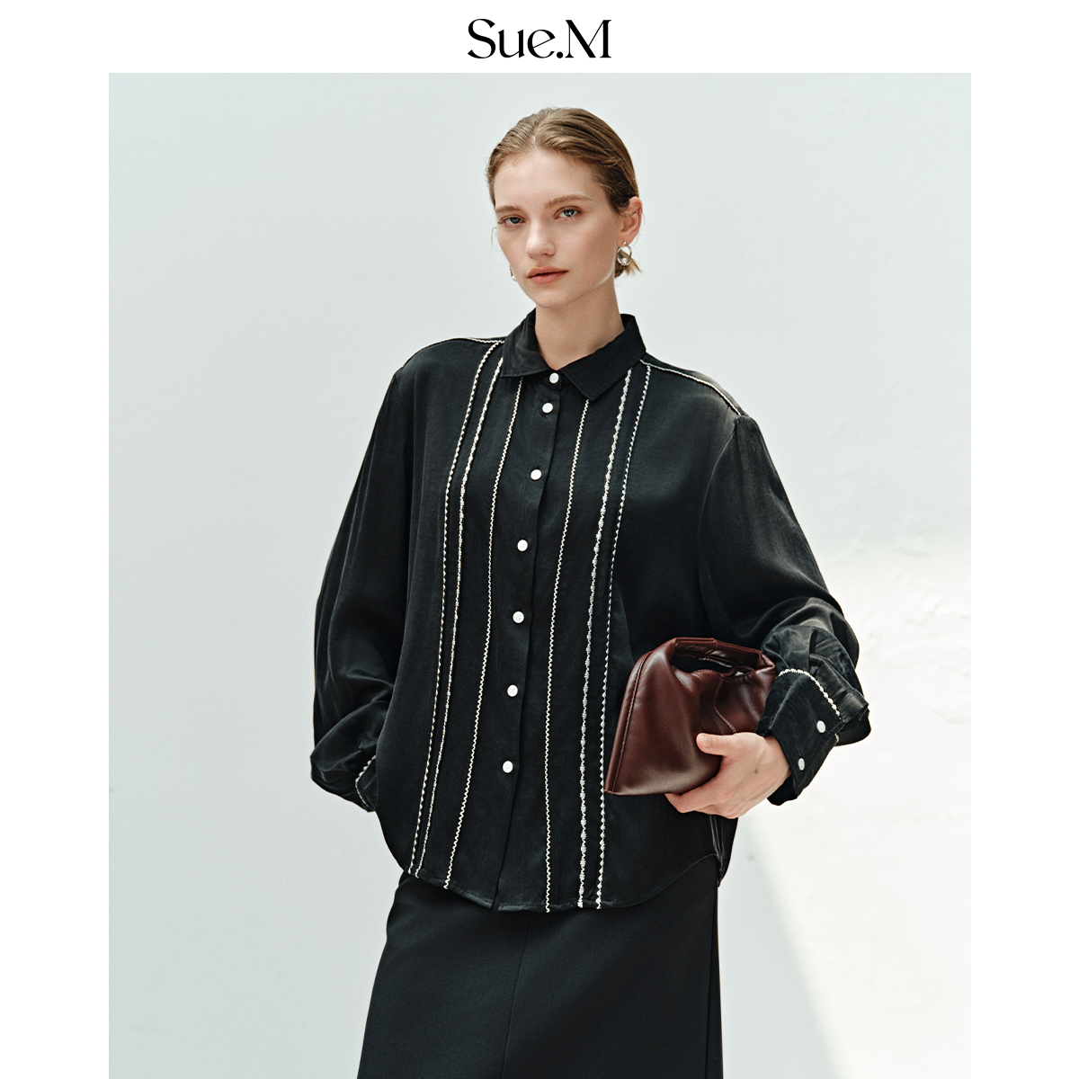 Sue.M 胸口绣花长袖衬衫25秋 J*S同款刺绣铜氨垂感黑色刺绣衬衣女