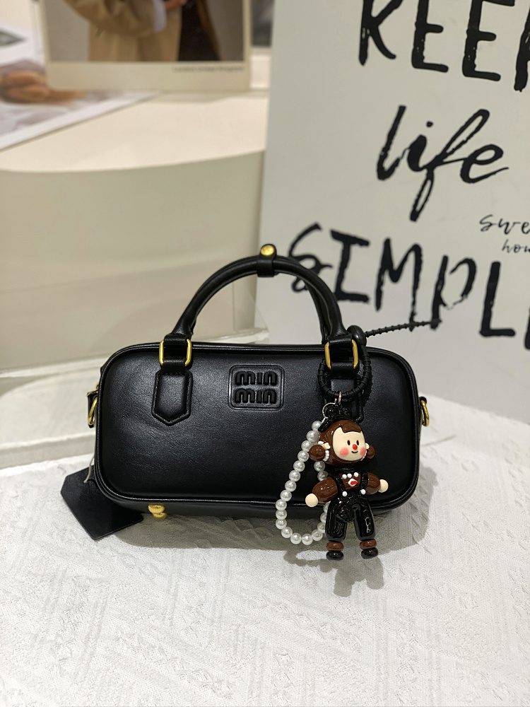 Lee   vsasi2025 The new Minority Retro portable boston Pillow bag Simple and versatile Bowling Bag  oblique