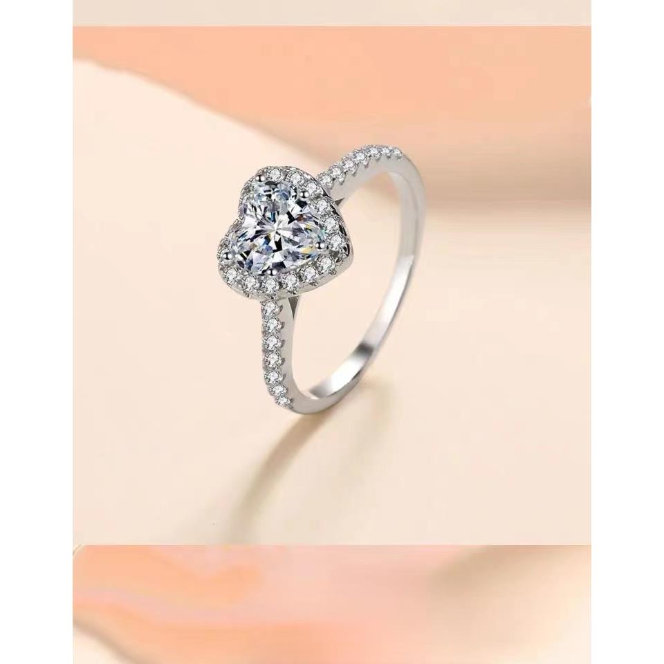 周六福铂金钻戒爱心镶钻1克拉戒指女铂金PT950群镶结婚戒求婚订婚