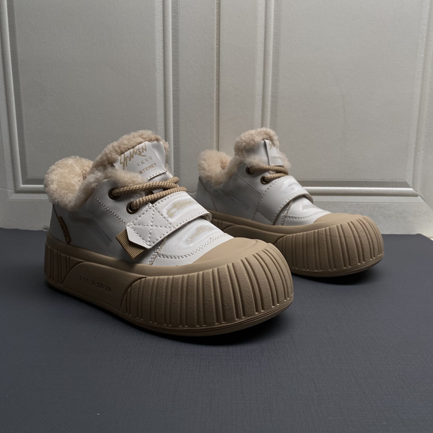 撤柜处理折扣外贸女鞋2025冬新款运动舒适百搭休闲保暖平底女棉鞋