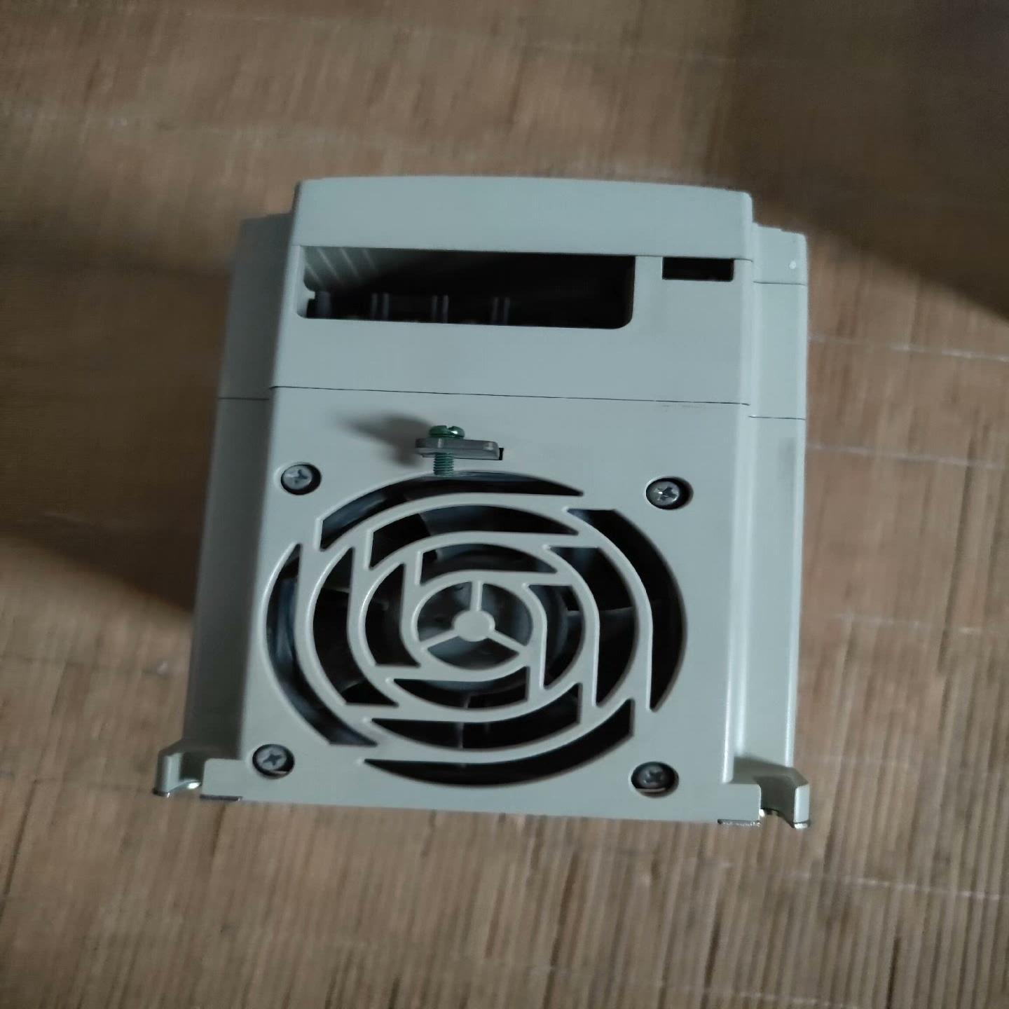 （议价）变频器7.5kw三相输入VFD075M43A，二手包好，