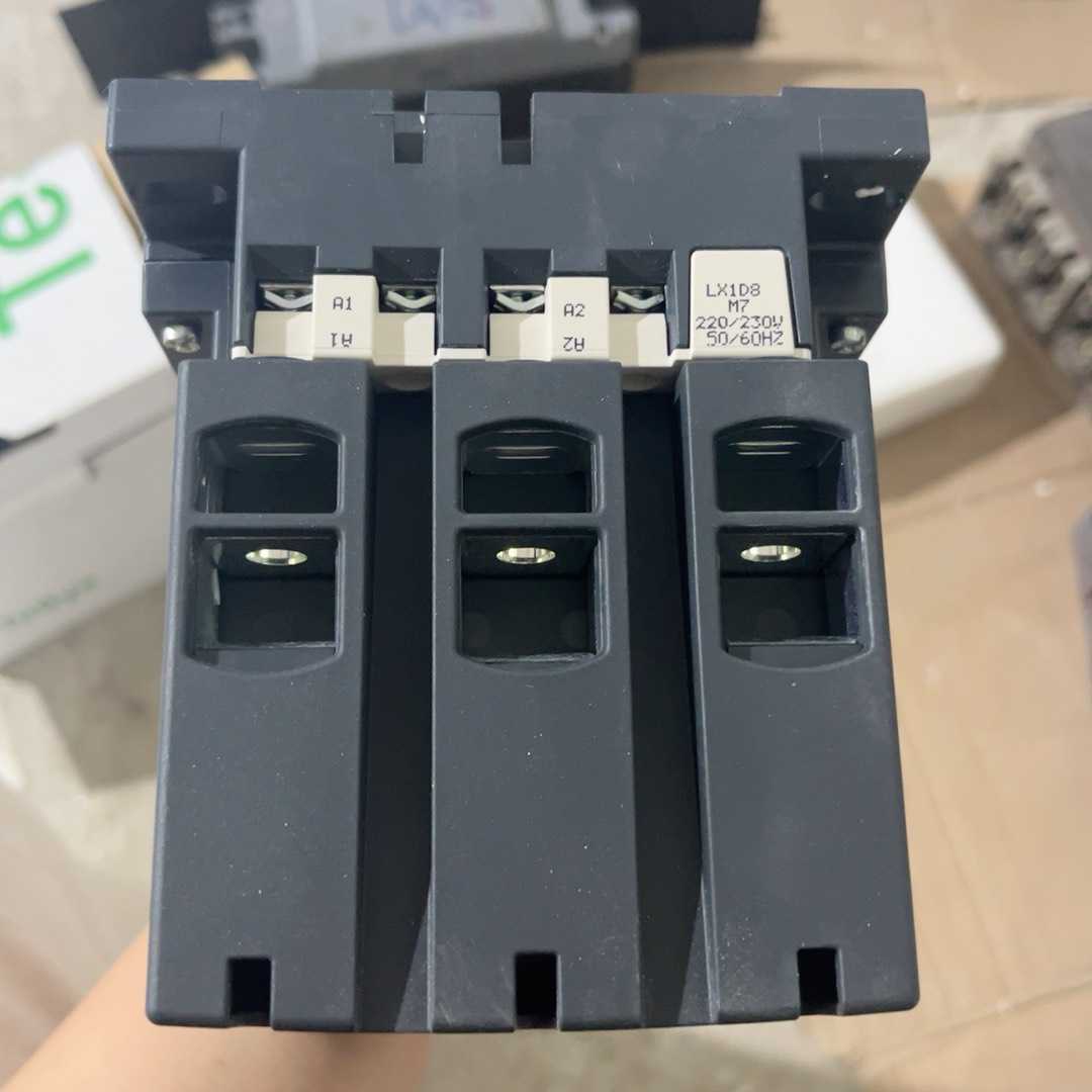 交流接触器LC1D11500M7C 220V50/60~议价