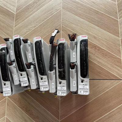 ABB卡件RAI02J成色95新(崽崽配件）