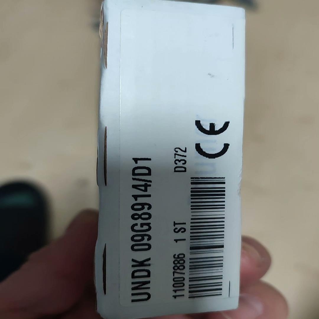 BAUMER UNDK 09G8914/D1 传感器~议价