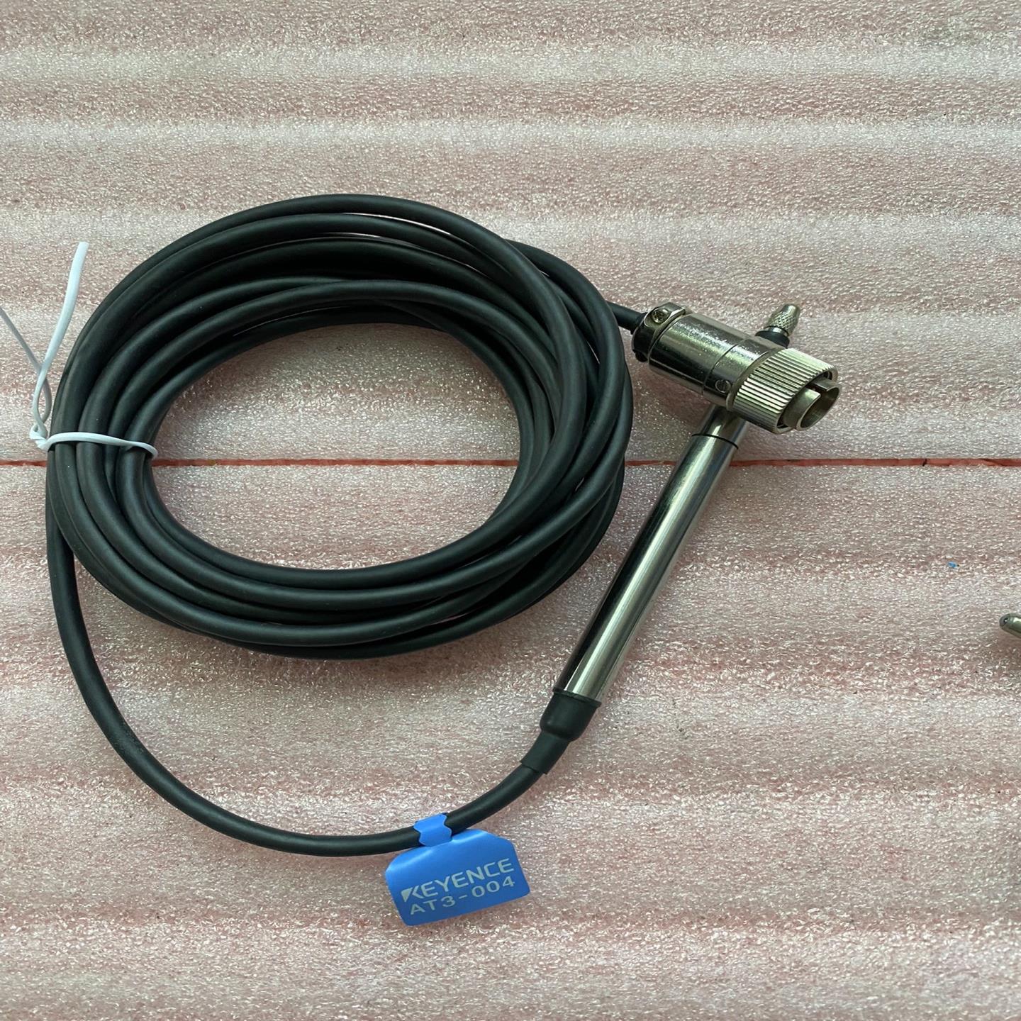 keyence基恩士传感器AT3-004，二手非全新，图片实~议价