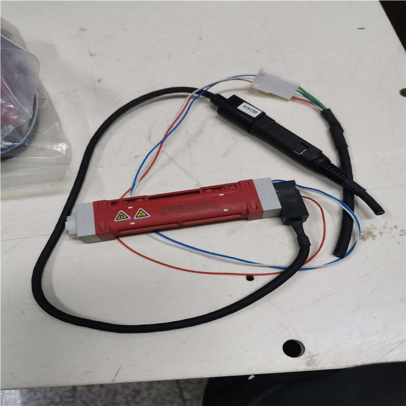 议~THK CCM05S-027直线电机 件9成新以上 中间