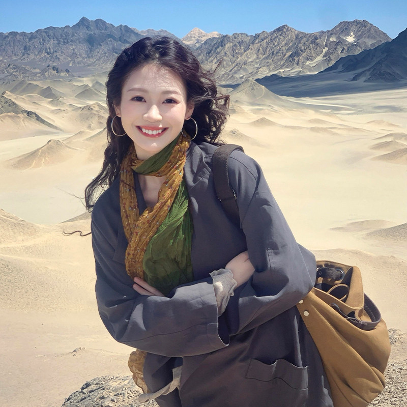 绿色长条丝巾女2026新款文艺感撞色碎花森系围巾薄款云南披肩外搭