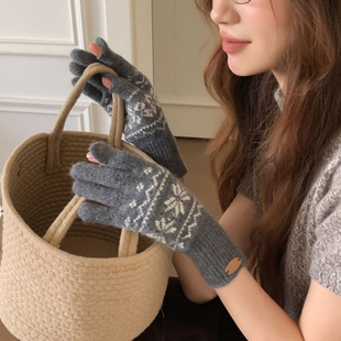 新年氛围感针织手套女冬季2025新款费尔岛可触屏加厚保暖防寒骑行