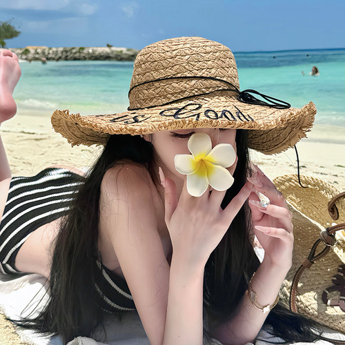 超好看海边沙滩拍照遮阳草帽女