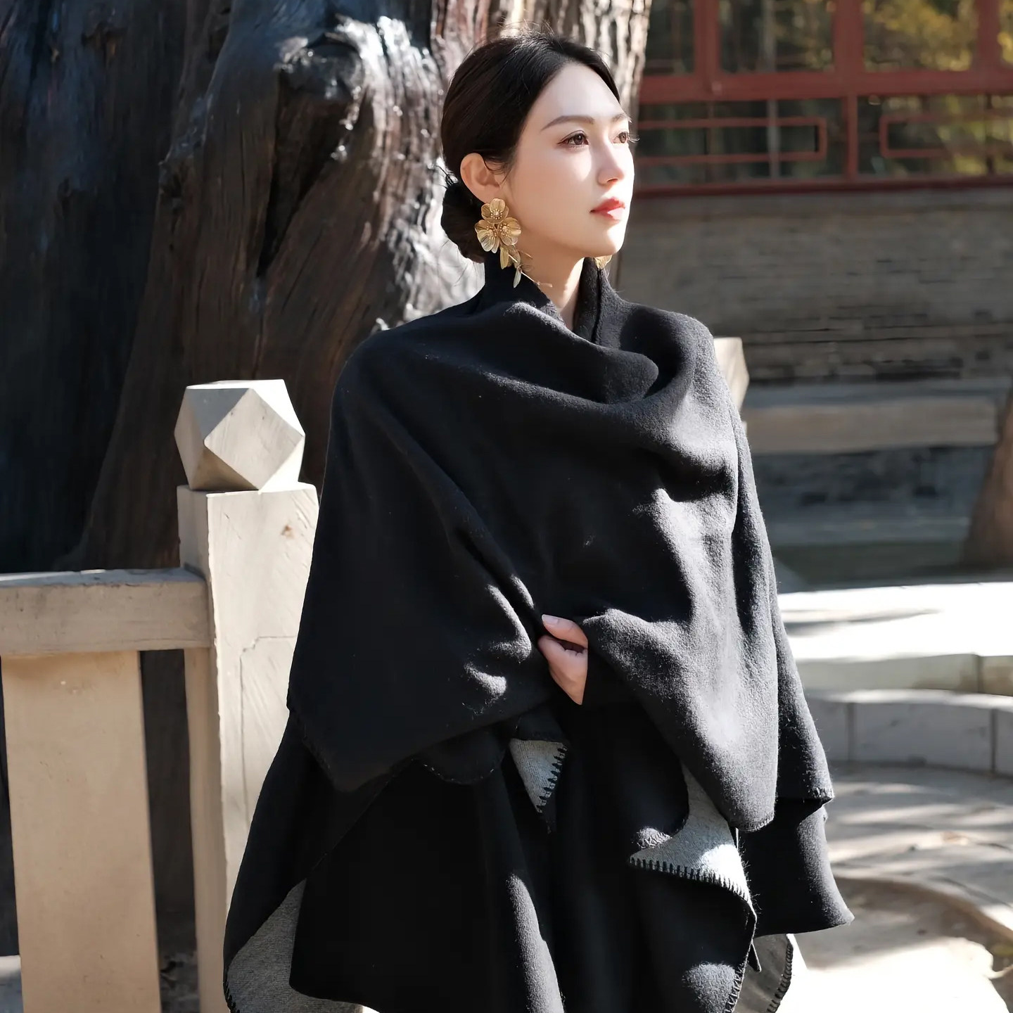 黑色披肩外搭女2025新款办公室护肩颈毛毯保暖围巾双面两用百搭