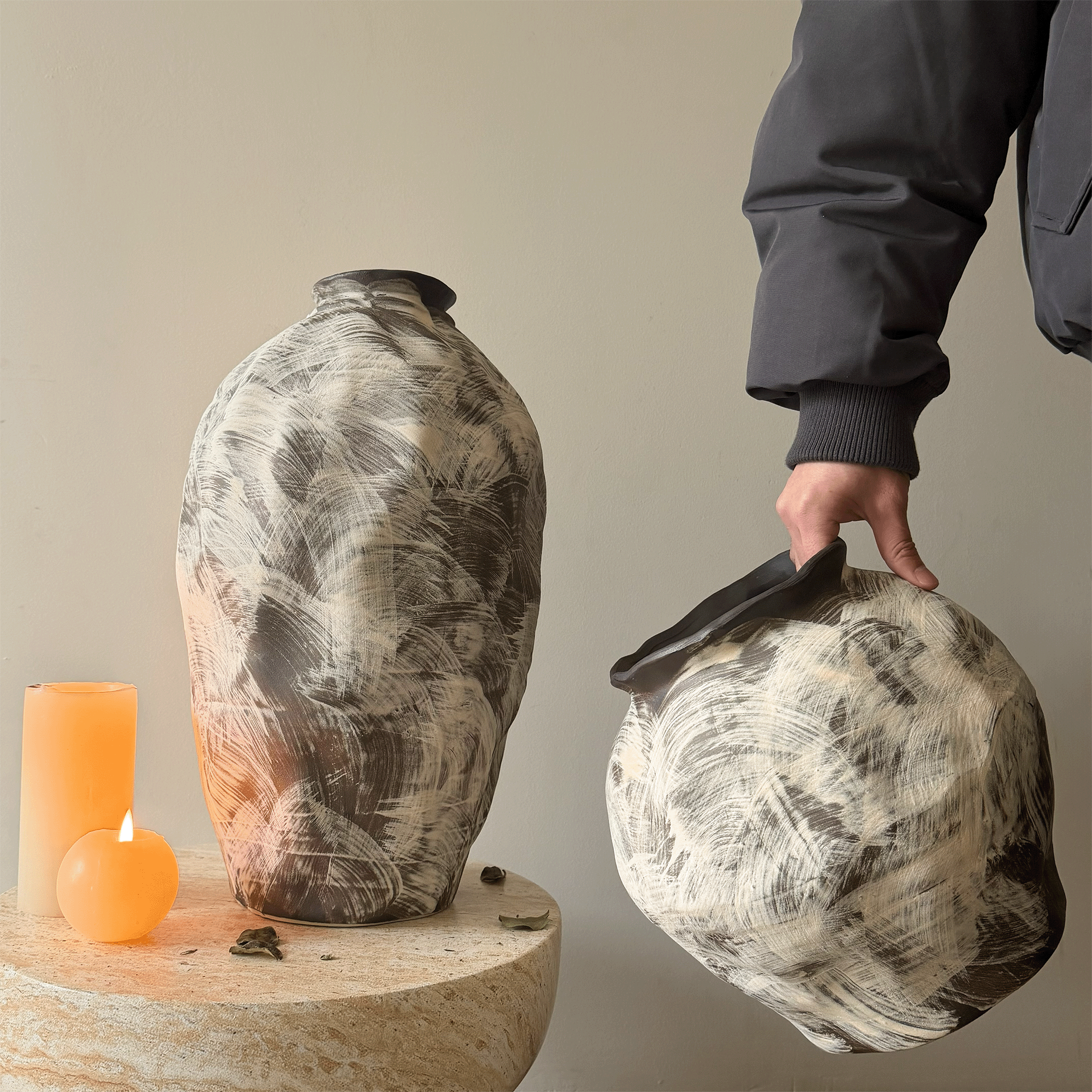 中古风彩绘黑白色线条手工陶瓷花瓶客厅插画抽象艺术造型装饰花器