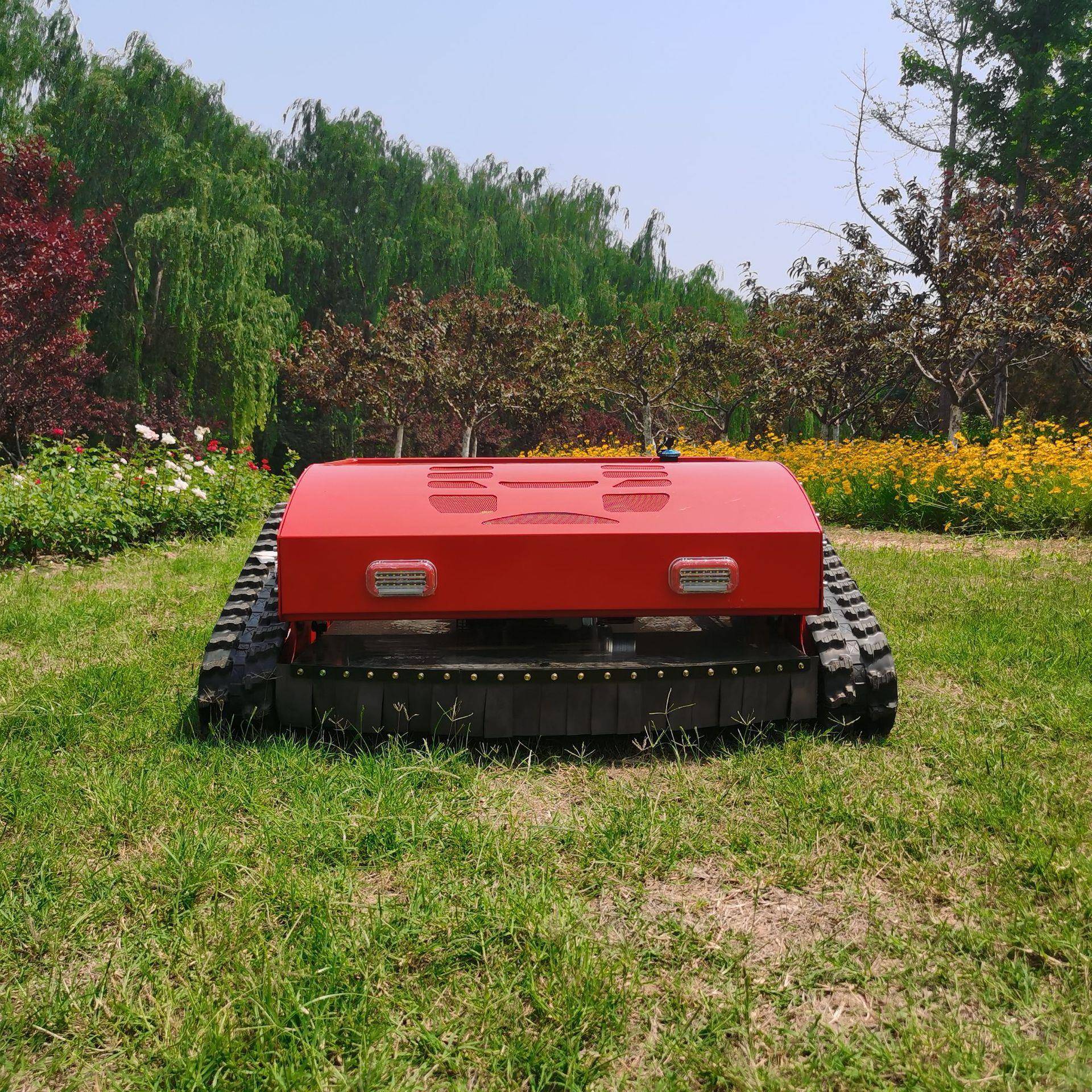 器遥控式除草机四PML冲自走式远距离剪草机果园农割草机程场人