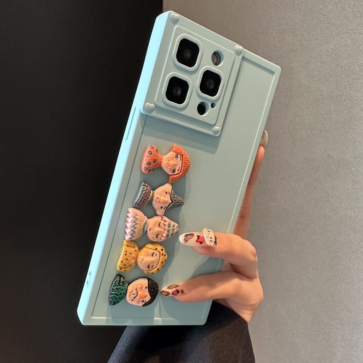 纯色简约风方形壳立体人偶公仔iphone15promax苹果14手机壳15新款15pro女12情侣13pm全包硅胶创意防