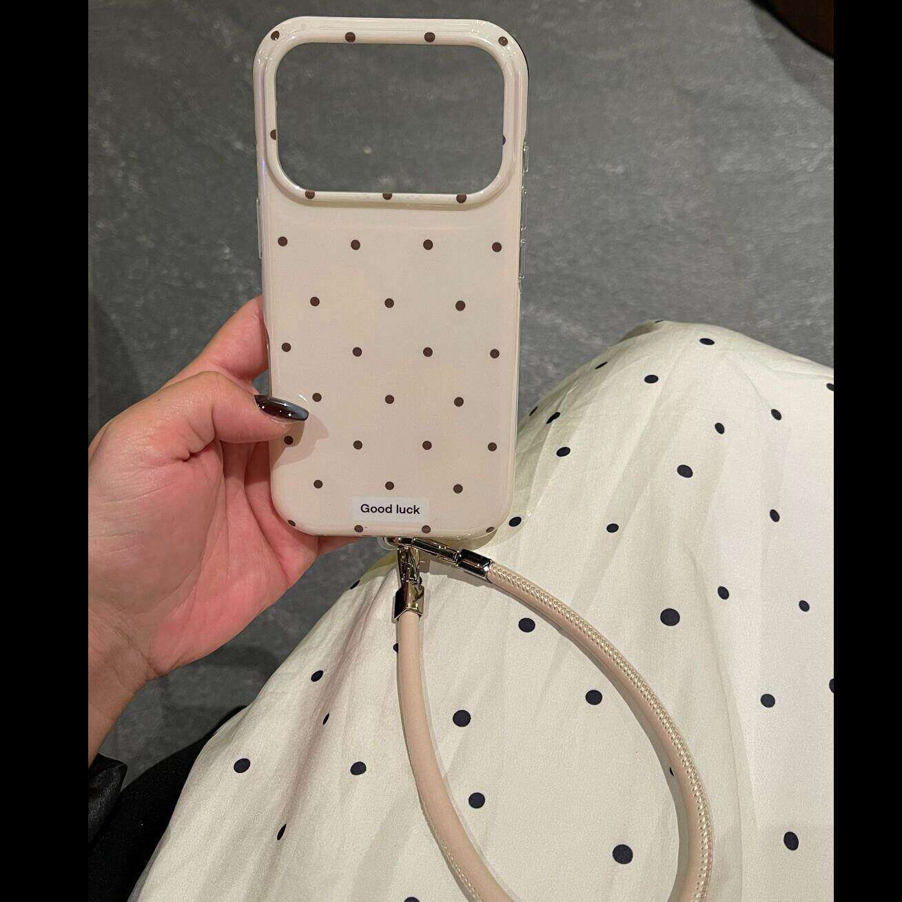 秋冬新款适用苹果17promax的手机壳iphone16韩系氛围感15pm波点高级感小众14pro外壳巨好看独特max全包女