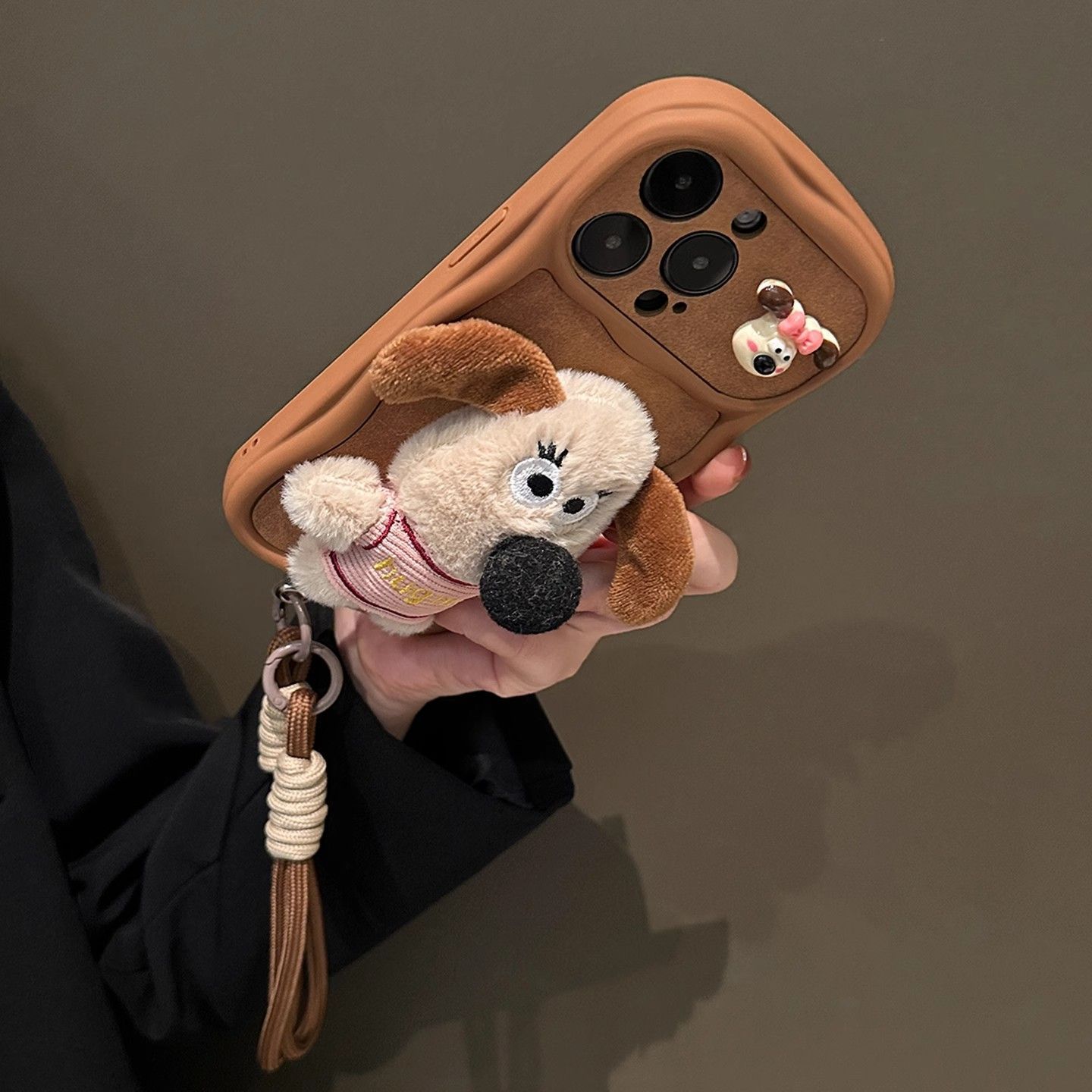 秋冬天毛绒适用苹果17promax手机壳新款iphone16pro男女15情侣14pro带挂绳13全包12防摔11可爱超好看plus爆款