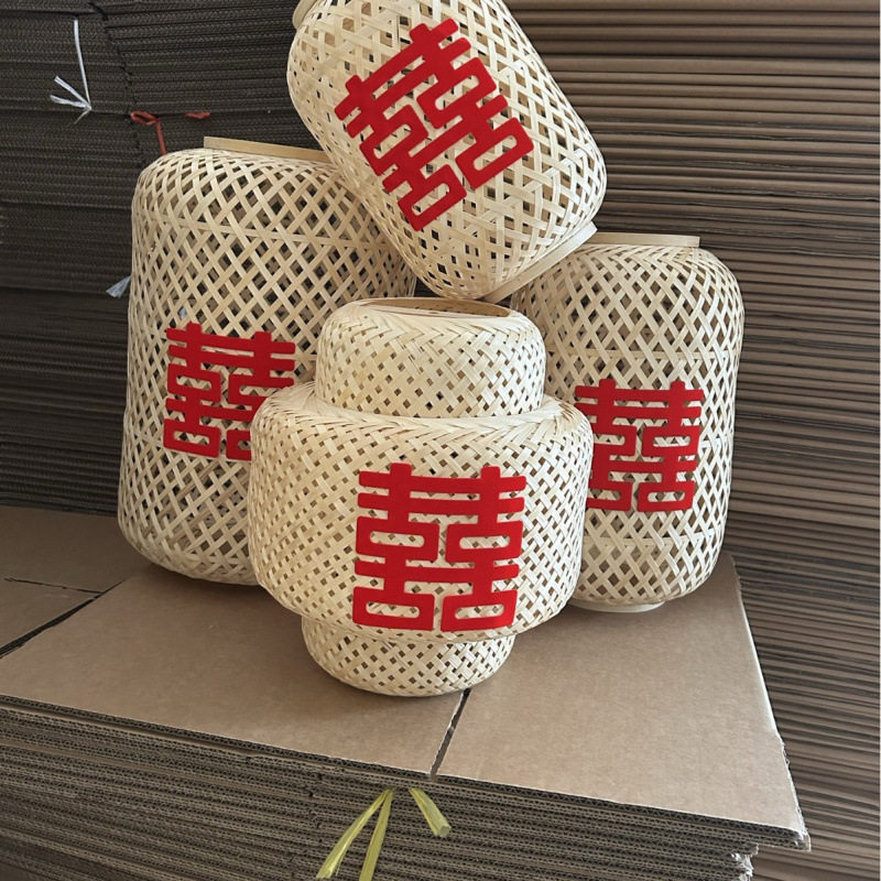 新中式婚纱摄影喜嫁风拍摄道具藤编镂空灯笼红背景装饰竹编灯笼