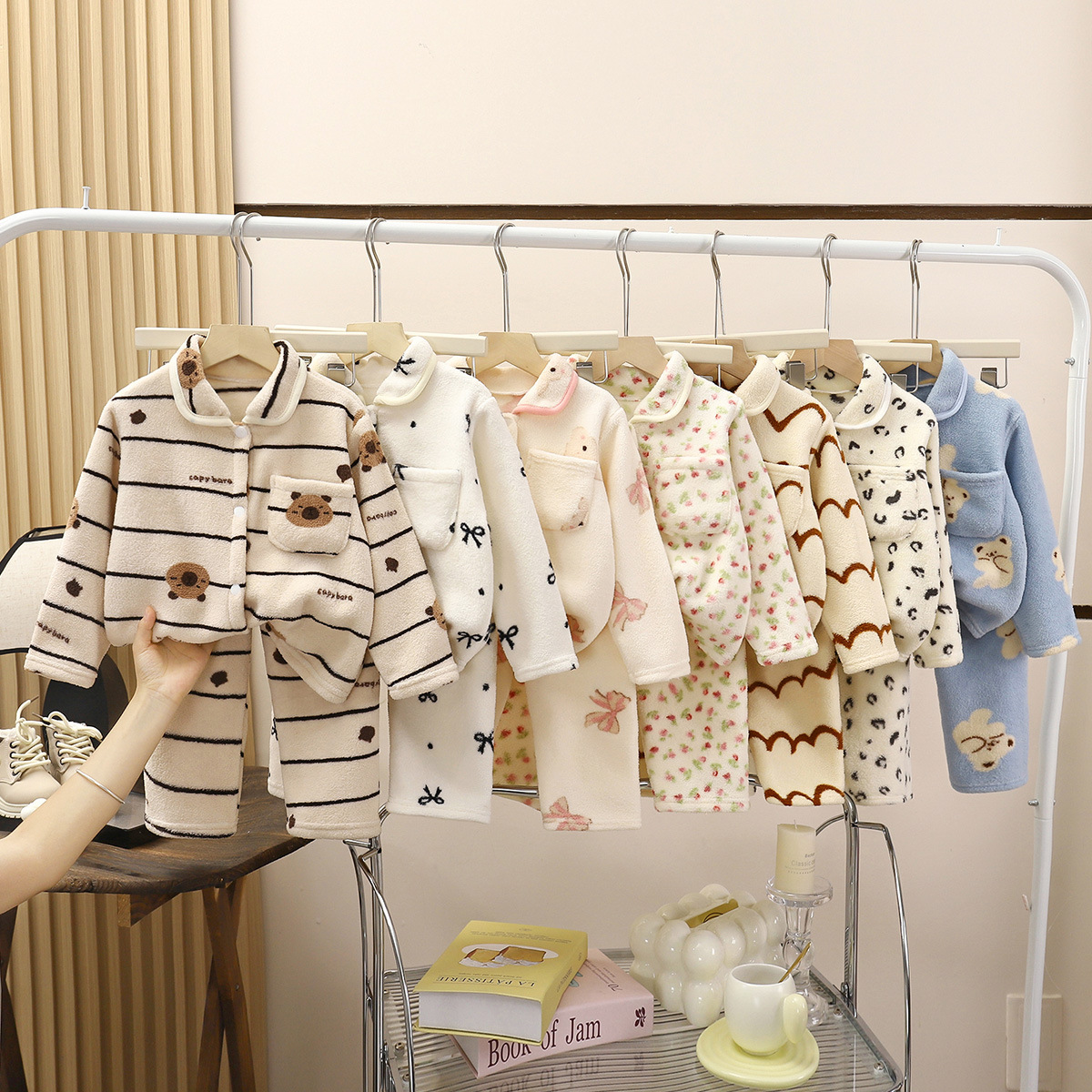 日本品质儿童睡衣套装加绒加厚男童法兰绒女童保暖家居服开衫套装